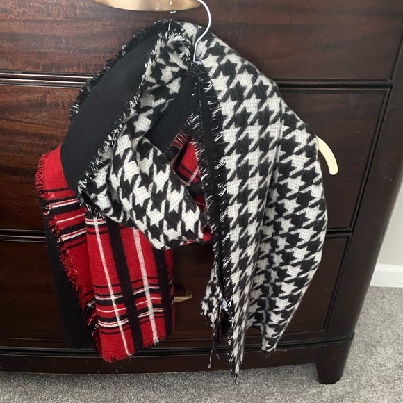 Multi-pattern scarf/shawl - Picture 2 of 2